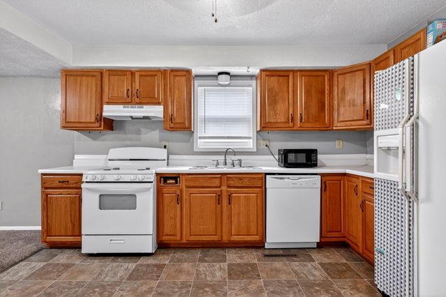 901 S West Avenue, Springfield, MO 65802