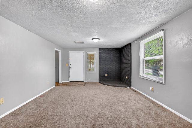 901 S West Avenue, Springfield, MO 65802