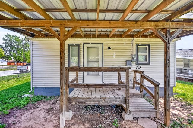 901 S West Avenue, Springfield, MO 65802