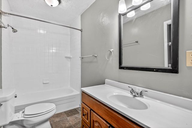 901 S West Avenue, Springfield, MO 65802