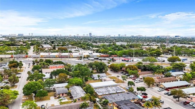 330 SW Avondale Drive, Pompano Beach, FL 33060