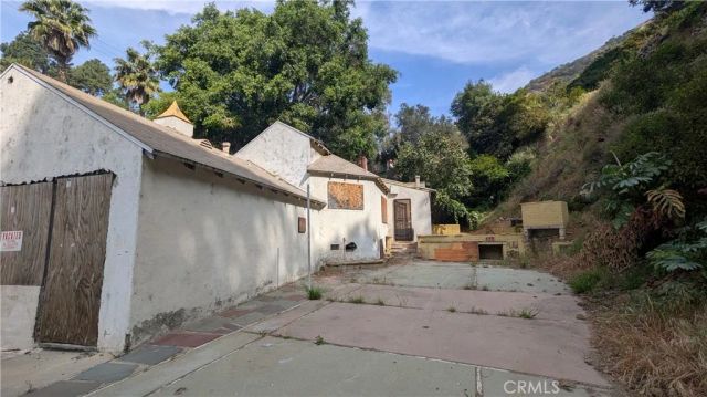 2200 Nichols Canyon, Los Angeles, CA 90046