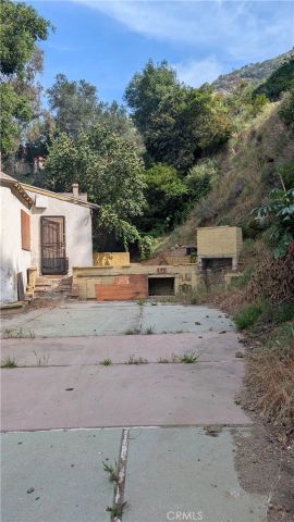 2200 Nichols Canyon, Los Angeles, CA 90046