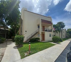 301 N Pine Island Road 216, Plantation, FL 33324