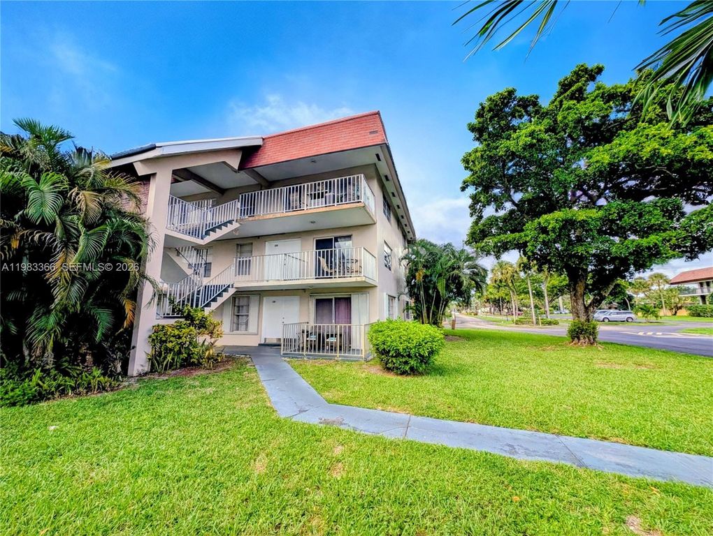 3061 NW 47th Terrace 226A, Lauderdale Lakes, FL 33313