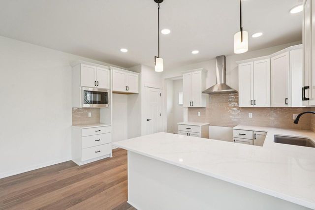 W149N11973 Red Holly DRIVE, Germantown, WI 53022