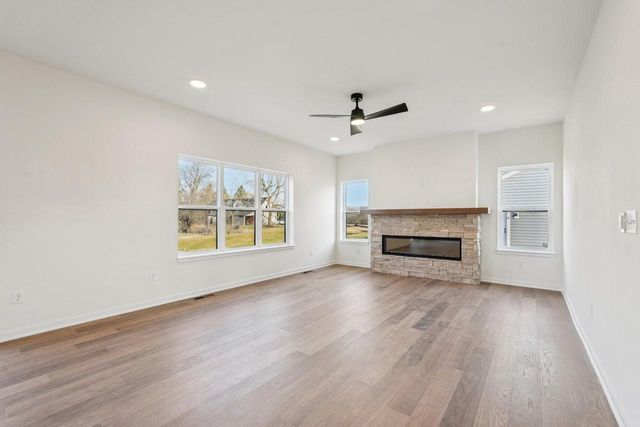 W149N11973 Red Holly DRIVE, Germantown, WI 53022