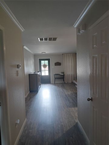 10325 Pyrite Drive, Fort Worth, TX 76131