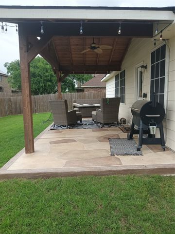 10325 Pyrite Drive, Fort Worth, TX 76131