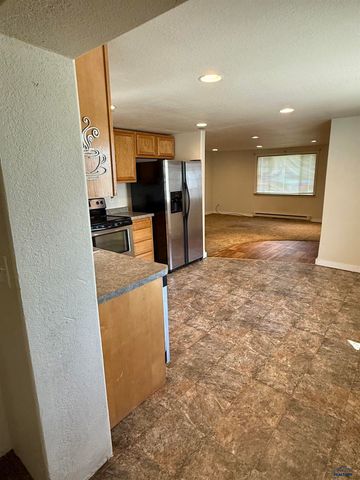1117 SILVER ST, Rapid City, SD 57701