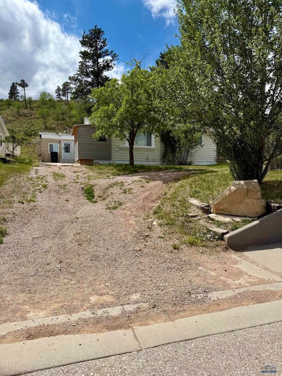 1117 SILVER ST, Rapid City, SD 57701