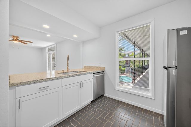 3300 Yorktown Street 16, Houston, TX 77056