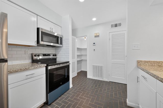 3300 Yorktown Street 16, Houston, TX 77056