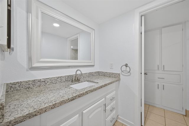 3300 Yorktown Street 16, Houston, TX 77056