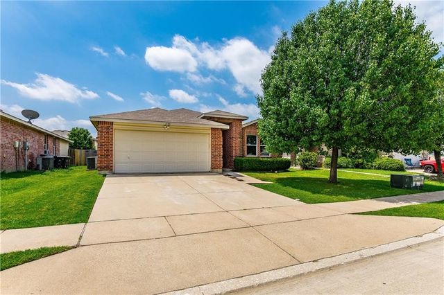 1608 Rialto Way, Fort Worth, TX 76247