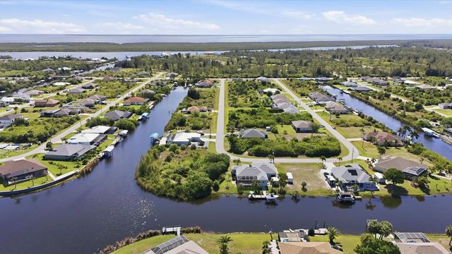 15658 APPLEWHITE CIRCLE, Port Charlotte, FL 33981