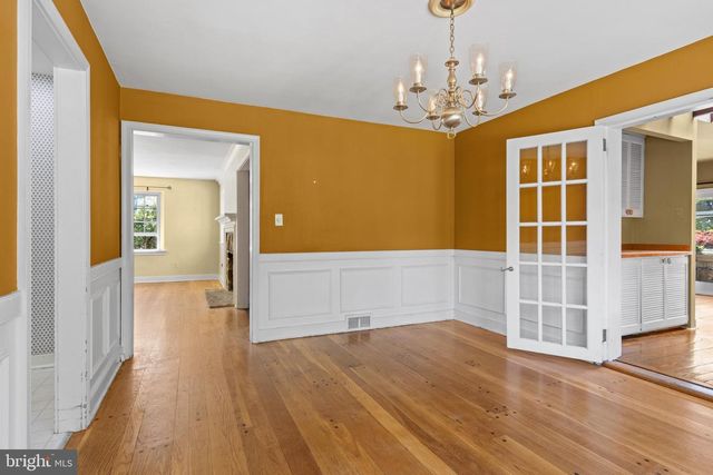 103 BROWNING LN, Bryn Mawr, PA 19010
