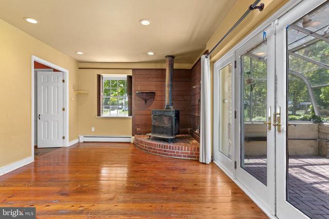 103 BROWNING LN, Bryn Mawr, PA 19010