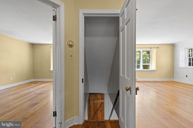 103 BROWNING LN, Bryn Mawr, PA 19010