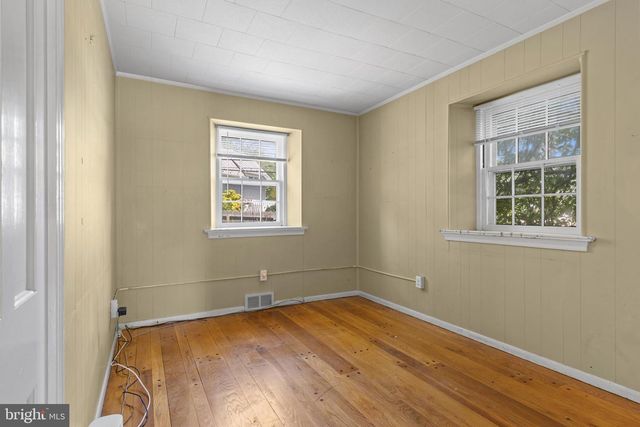 103 BROWNING LN, Bryn Mawr, PA 19010