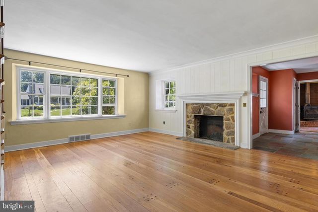 103 BROWNING LN, Bryn Mawr, PA 19010