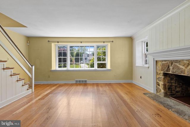 103 BROWNING LN, Bryn Mawr, PA 19010