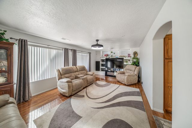 2812 Monument Drive NW, Albuquerque, NM 87120