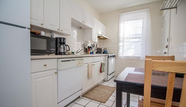 187 Kent St 3, Brookline, MA 02446