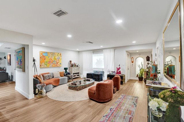 10544 NW 4th Street, Plantation, FL 33324