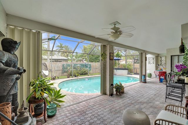 10544 NW 4th Street, Plantation, FL 33324