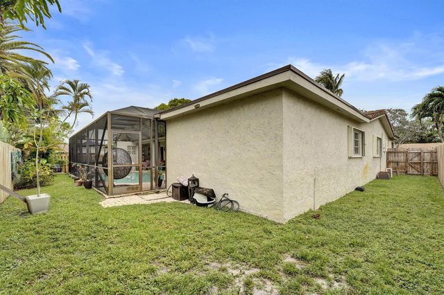 10544 NW 4th Street, Plantation, FL 33324