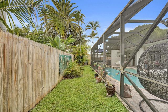 10544 NW 4th Street, Plantation, FL 33324