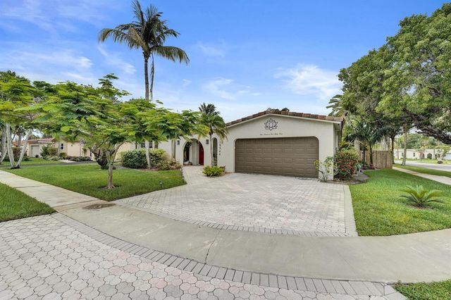 10544 NW 4th Street, Plantation, FL 33324
