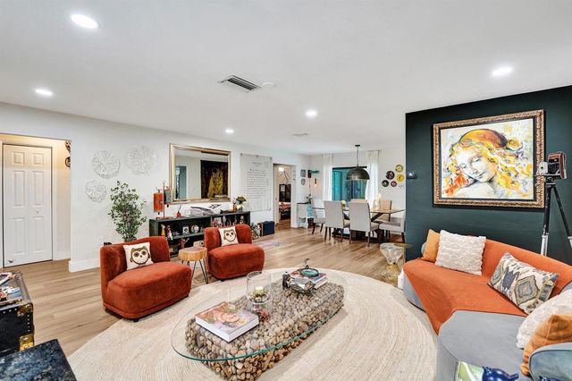 10544 NW 4th Street, Plantation, FL 33324