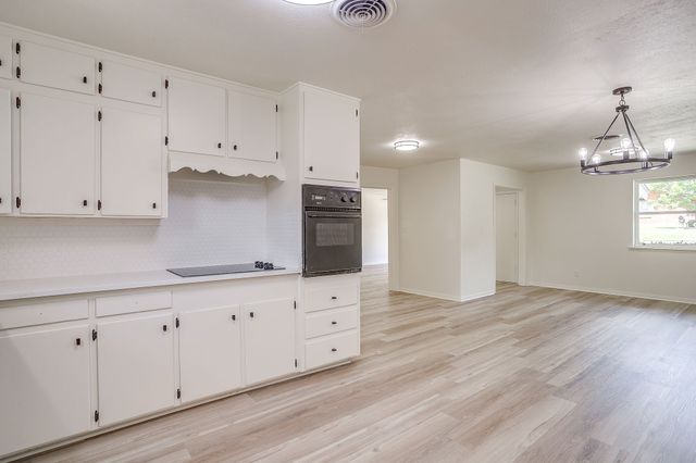 3501 Cimmaron Trail, Fort Worth, TX 76116