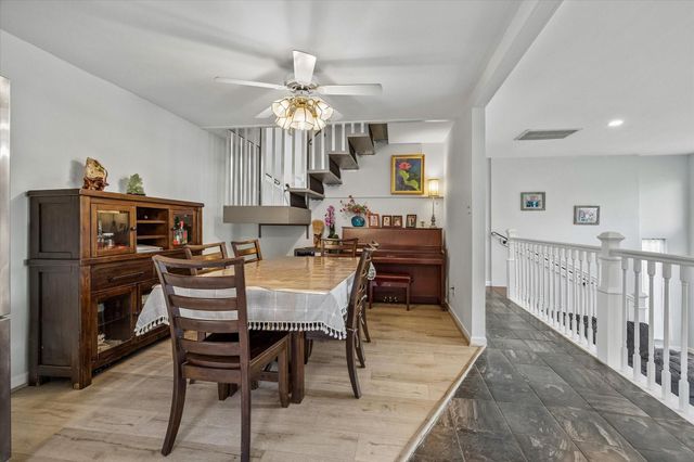 27 E Shady Lane, Houston, TX 77063