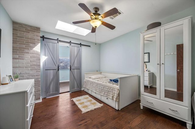 27 E Shady Lane, Houston, TX 77063