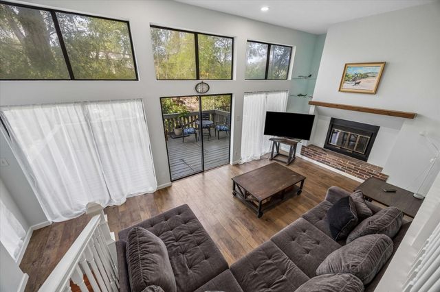 27 E Shady Lane, Houston, TX 77063