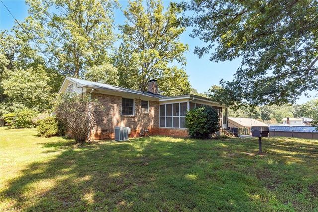 3105 Stratford Drive, Greensboro, NC 27408