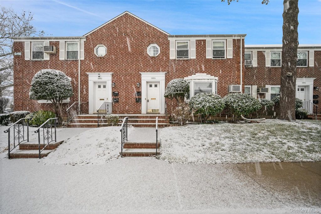 263-03 73rd Avenue 03, Glen Oaks, NY 11004