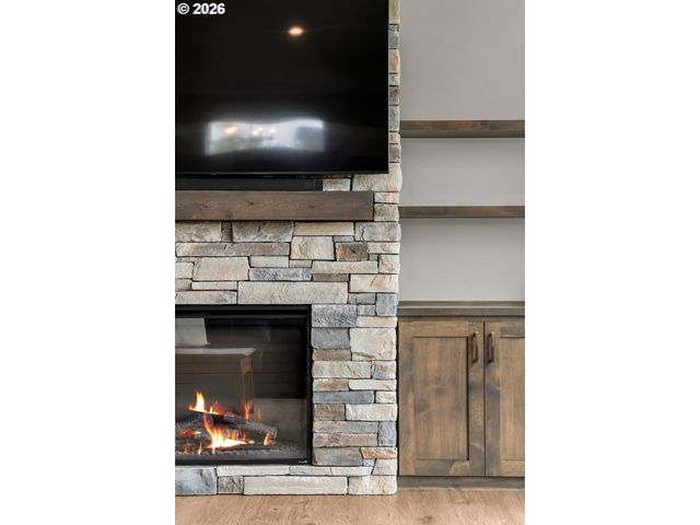2401 E FOXTROT St, La Center, WA 98629