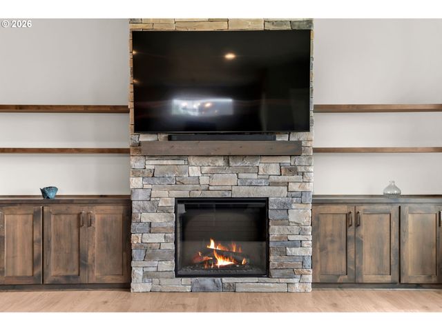 2401 E FOXTROT St, La Center, WA 98629