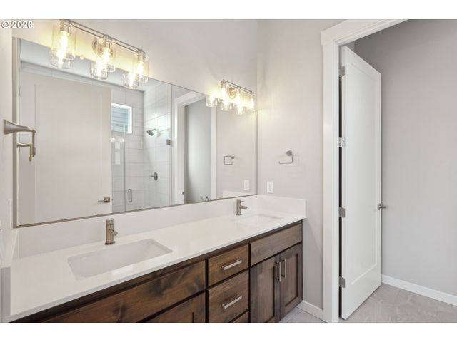 2401 E FOXTROT St, La Center, WA 98629