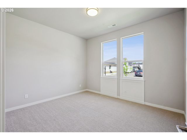 2401 E FOXTROT St, La Center, WA 98629