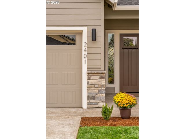 2401 E FOXTROT St, La Center, WA 98629