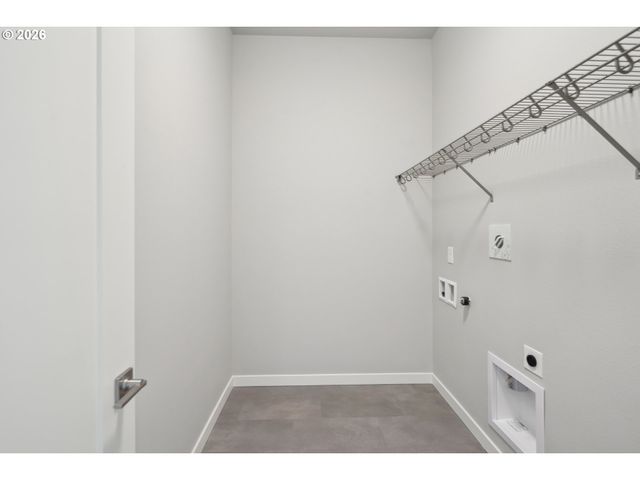 2401 E FOXTROT St, La Center, WA 98629