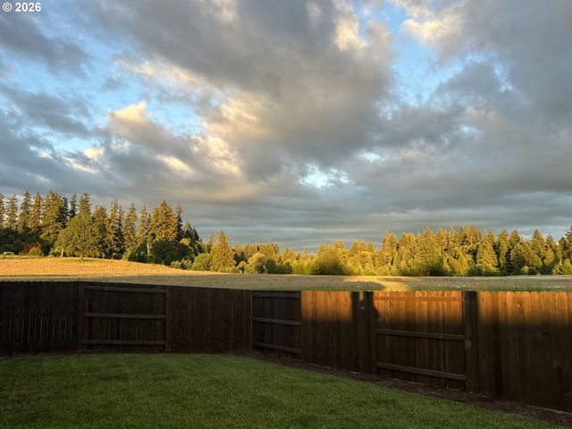 2401 E FOXTROT St, La Center, WA 98629