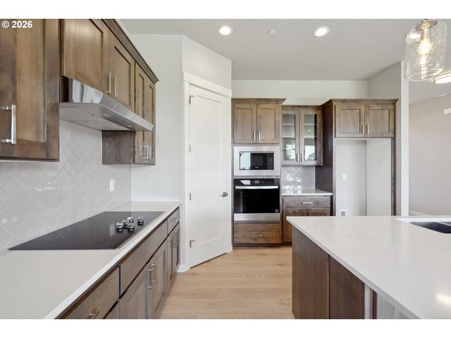 2401 E FOXTROT St, La Center, WA 98629