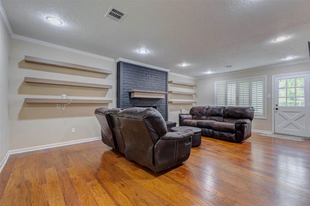6710 Falling Waters Drive, Spring, TX 77379