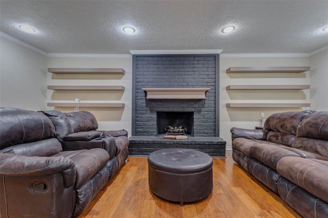 6710 Falling Waters Drive, Spring, TX 77379